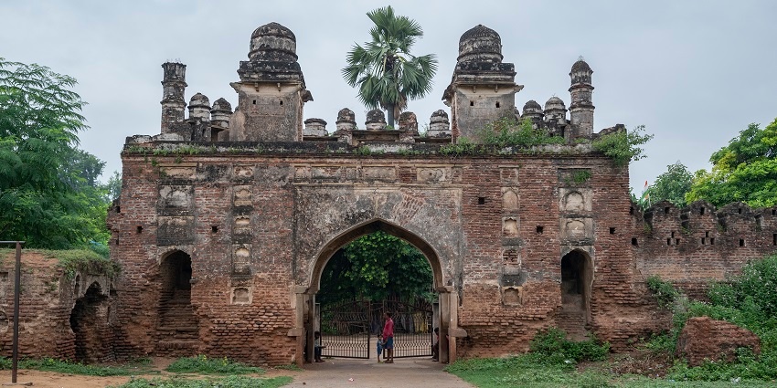 Wide angle view of the entrance of Raichak fort, a place offering a memorable stay