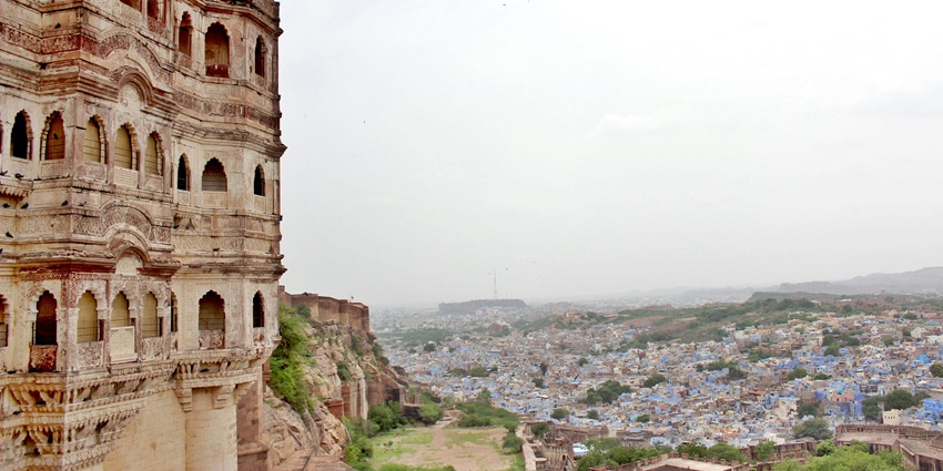 A scenic view of the Raichak Fort, an ideal spot for history lovers