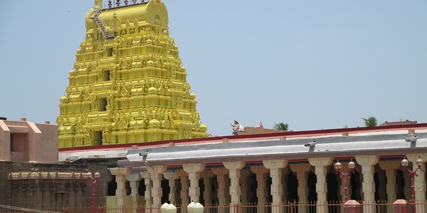 Ramanathaswamy Temple is one of the best places to see in Tamil Nadu in December.