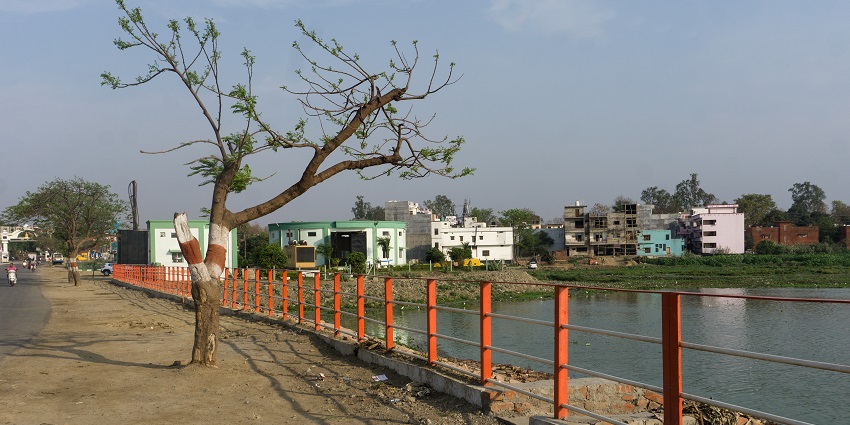 An image of a Beautiful view of Ramgarh Tal with a calm Lake in Gorakhpur.