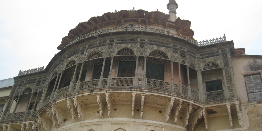 Interior courtyard of Ramnagar Fort showcasing historic architecture in Varanasi, India.