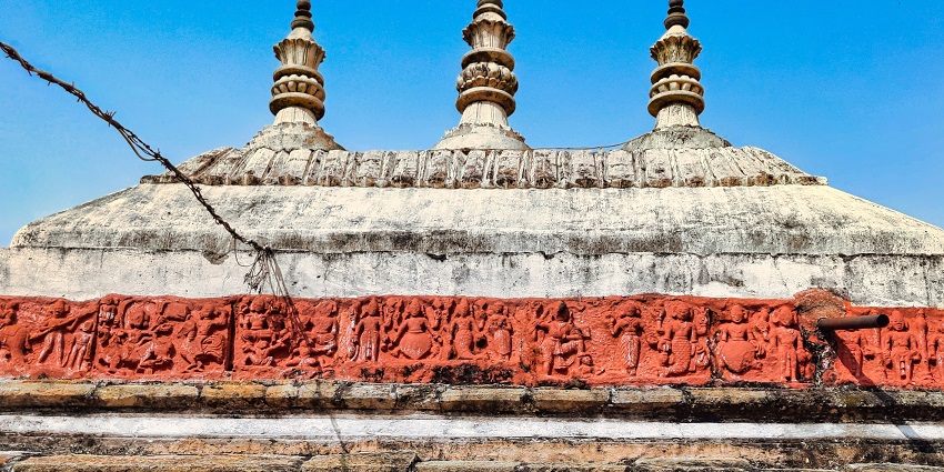 Close up view of the walls of Ramtek fort temple, offering a close glimpse at the architecture