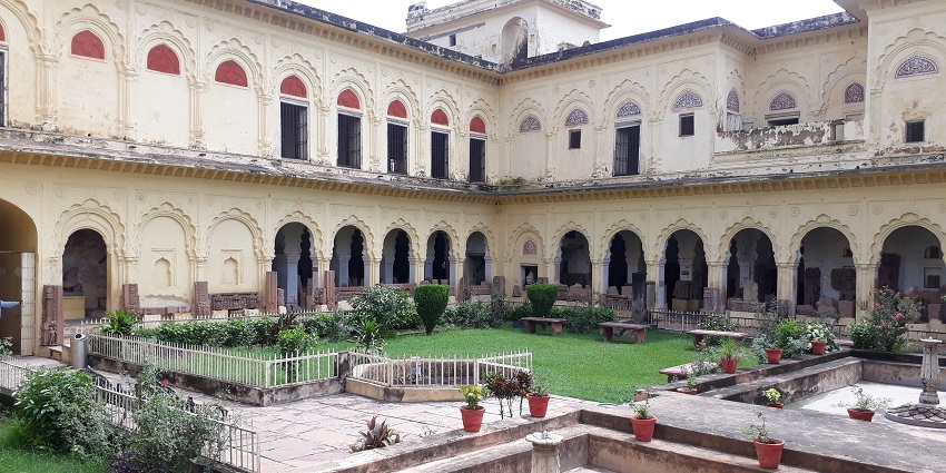 The quadrangle courtyard of the Jhansi Mahala near the historical sightseeing place.