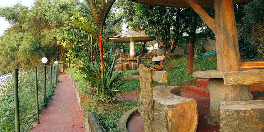Scenic surroundings of the exterior of Adya Ayurveda Healthcare.