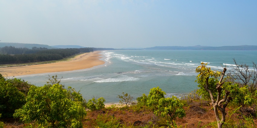 Picturesque view of Aare Ware Beach is ideal for relaxation and solitude