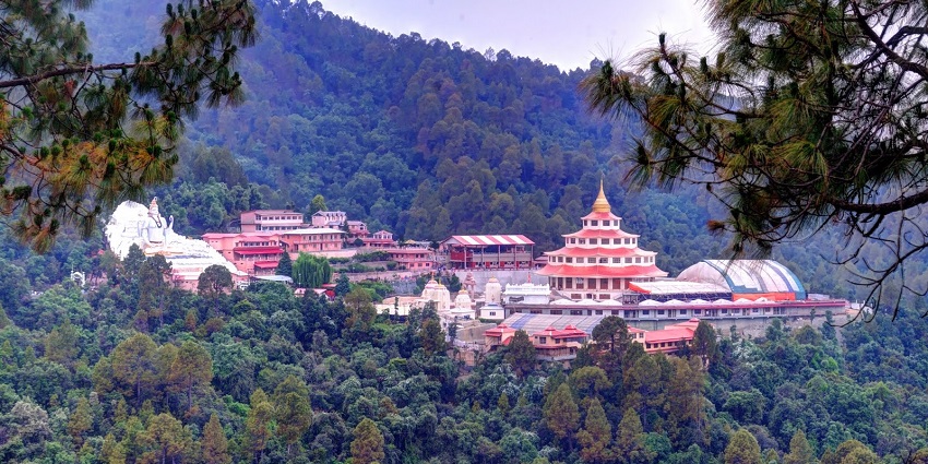 Unwinding at the famous Shanthi Kunj is one of the best things to do in Haldwani.