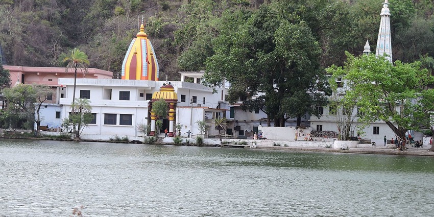 A mesmerising view of the Renuka Lake, one of the top places to visit near Yamunanagar.