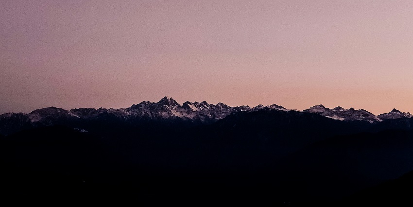 Rishop is a picturesque getaway which offers colourful flowers and the snow-capped peaks.