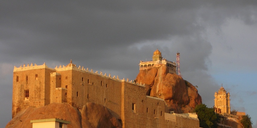 A breathtaking view of Rockfort Temple perched on a hilltop, one of the Shiv temples in Trichy.
