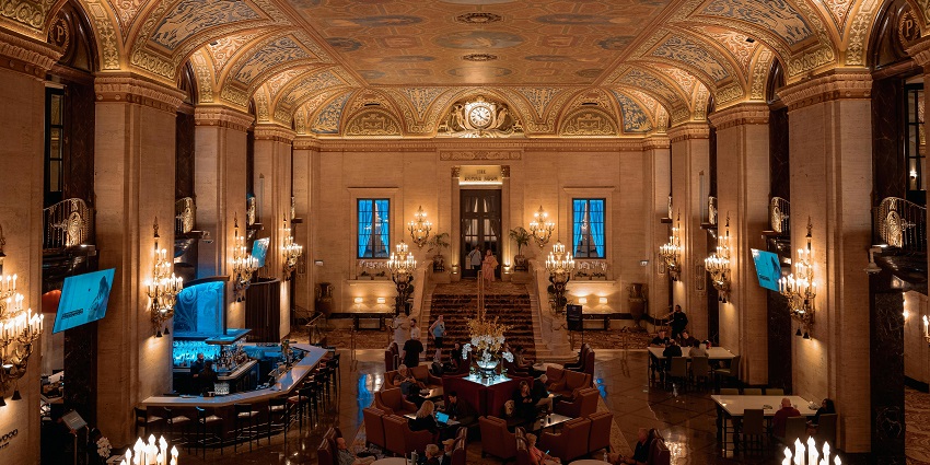 A grand hotel similar to the Taj View Hotel offering amazing hospitality to visitors.