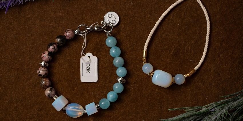 An image of S K Pearl & Crafts, a specialty store offering pearls and traditional handicrafts.