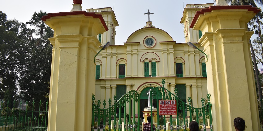 Visit the Sacred Heart Church, one of the things to do in Chandannagar, West Bengal.