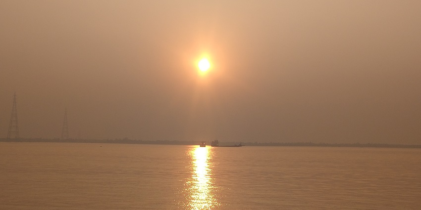 A beautiful sunset to end the day on Sagar Island - one of the places to visit in Bakkhali.