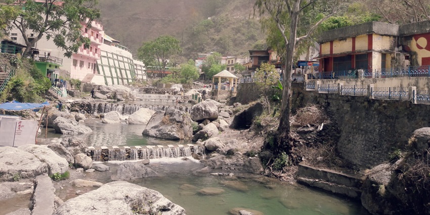 Sahastradhara features stunning waterfalls and natural beauty for relaxation.