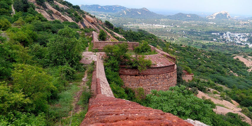 Sankagiri Fort is a historic landmark and is worth exploring for locals and tourists alike.
