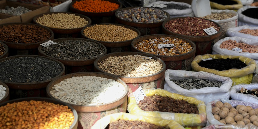 Saram Market, a spot for street shopping in Pondicherry, a local market known for goods.