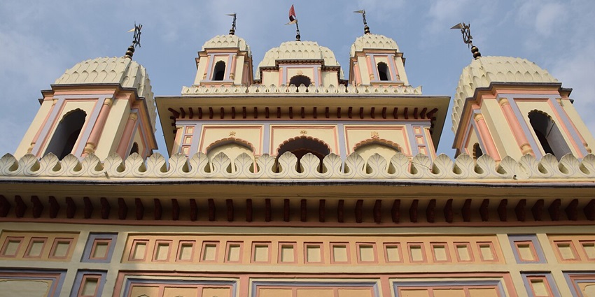 Sarbamangala Temple is one of the pious place to visit in Bardhaman