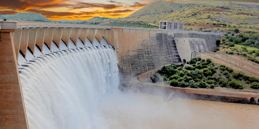 A view of the Sathanur Dam amidst green hills, one of the best places for a Tiruvannamalai trip.