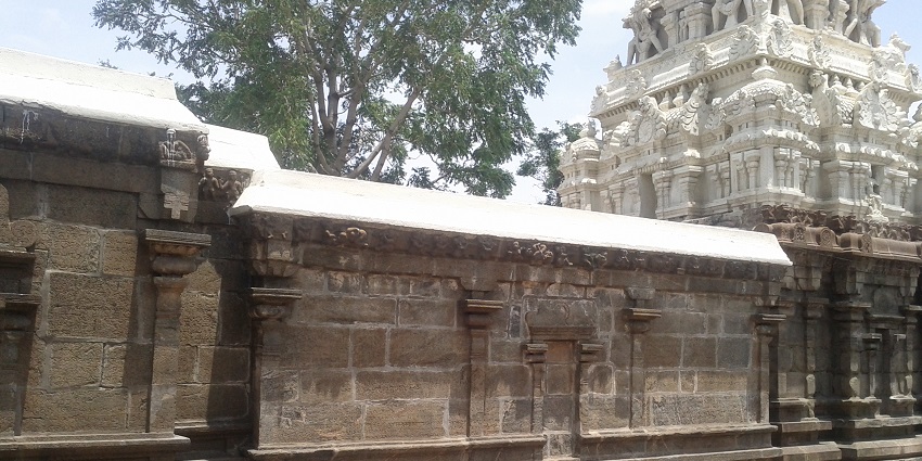 An image of Avinashi Temple, which showcases its architecture and historical significance.