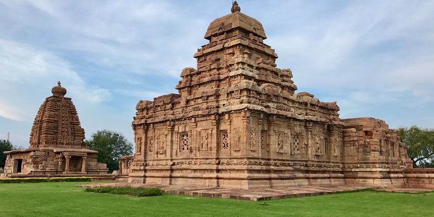 An image showing the dense forest and temple like the Seva Kunj of Vrindavan.