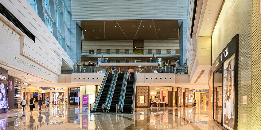 An image of a big modern Shipra Mall, one of the best places to visit near Ghaziabad.