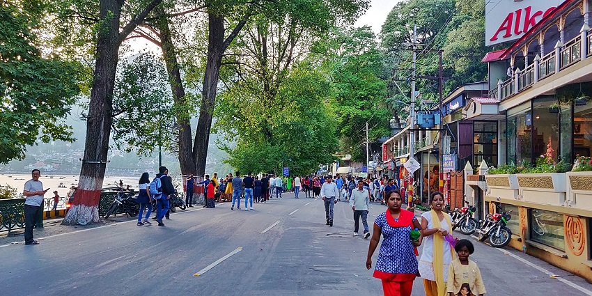 A must for things to do in Nainital include shopping at Mall Road.