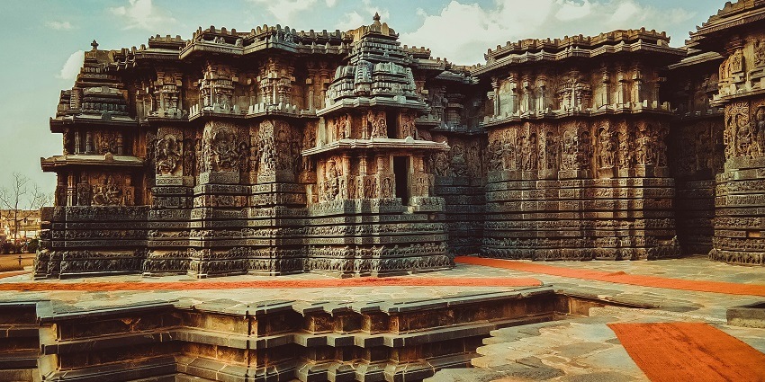 Shree Parshwa Padmavathi Shaktipeet Tirth Dham – one of the temples in Krishnagiri.