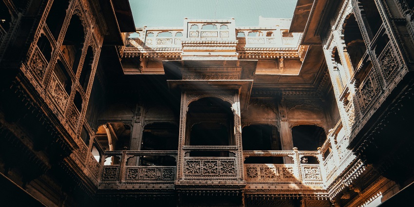 An image of a temple hallway reminiscent of Shri Baba Lal Das Temple.