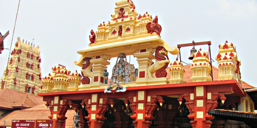 Shri Gopalakrishna Temple an ancient Hindu shrine located at Kabbinale village
