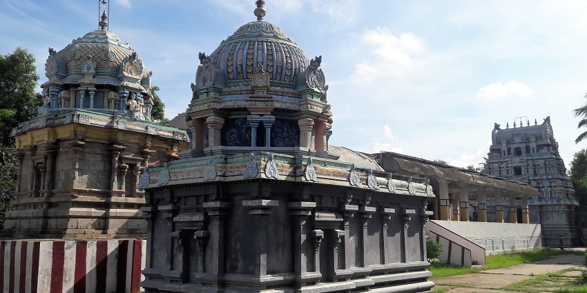 An image of Shri Neelakandeswarara is among the famous Rahu temples in India.