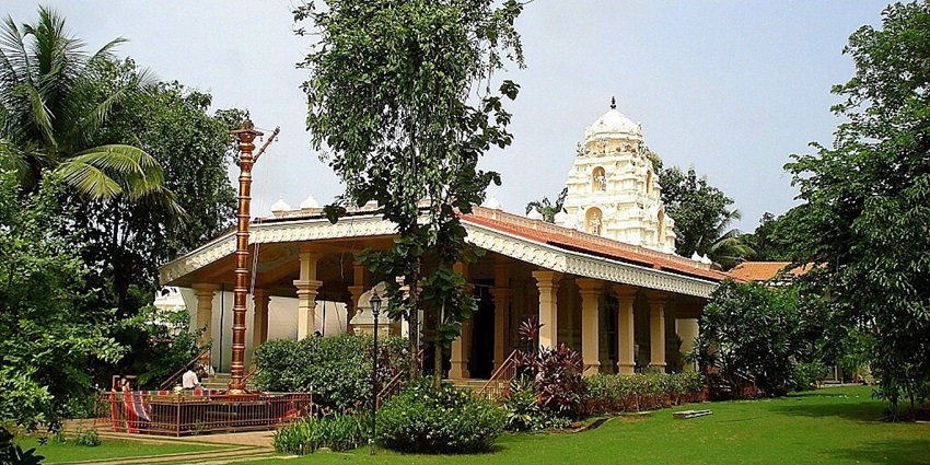 An image of Shri Ramnath Temple, one of the best temples in Goa.