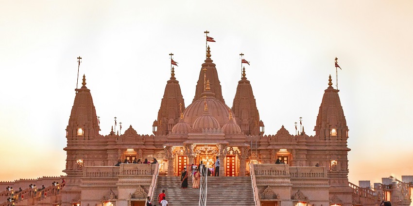 People gathered outside a famous destination near Hastinapur Wildlife Santuacty, reflecting the cultural vibrancy.