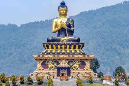 One of the best things to do in Sikkim visit Buddha park against the backdrop of Himalayan