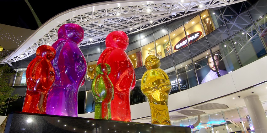 An image of Singapore Plaza, a shopping plaza offering a variety of fashion and electronics.
