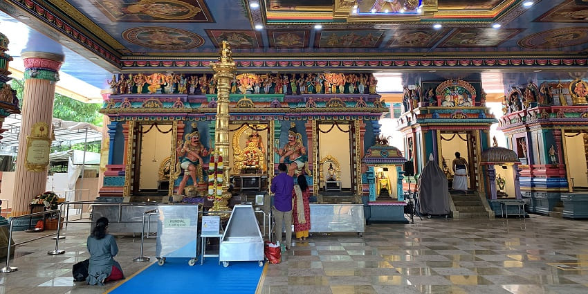 Sanctum of the Muneeswaran Temple, pefect for meditating and reflecting inside the temple
