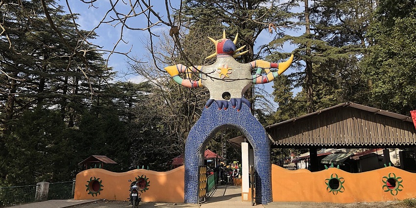 One of the best things to do in Nainital is enjoying the Snow View Point by Cable Car.