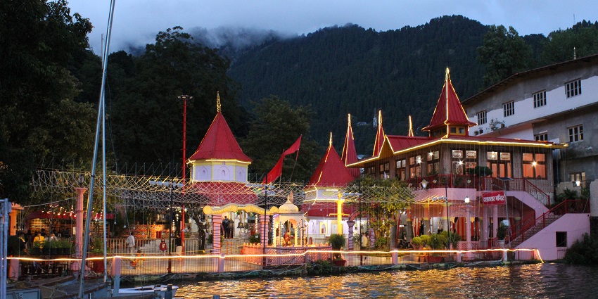An image of Sri Kattu Veera Anjaneya Temple - one of the temples in Krishnagiri, Tamil Nadu.