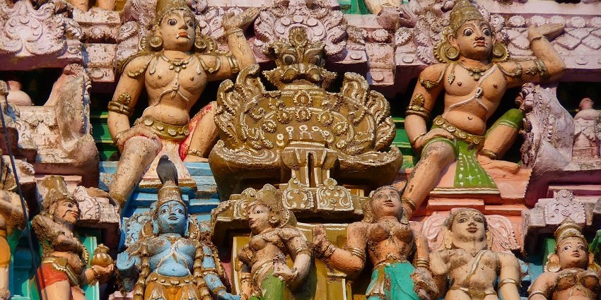 An image of detailed carvings at Sri Ramanuja Perumal Temple, a holy temple in Vellore.