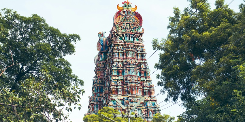 Sri Shiva Shakti Vinayakar Temple is one of the best places to visit in Tamil Nadu.
