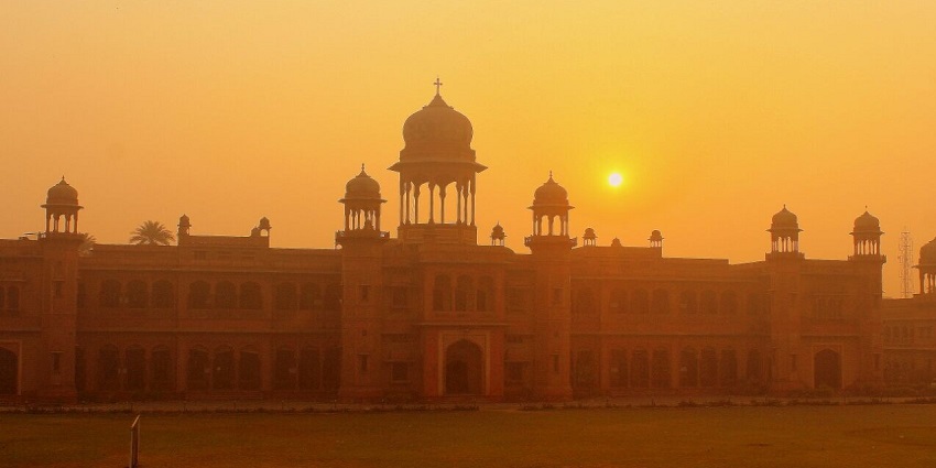 A prime location surrounds this Agra Museum.