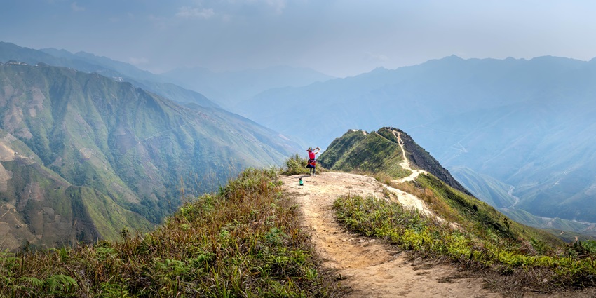 An image of a person on a Dolphin's Nose, one of the best things to do in Ooty