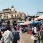 An image of busy street vendors at a place for street shopping in Navi Mumbai