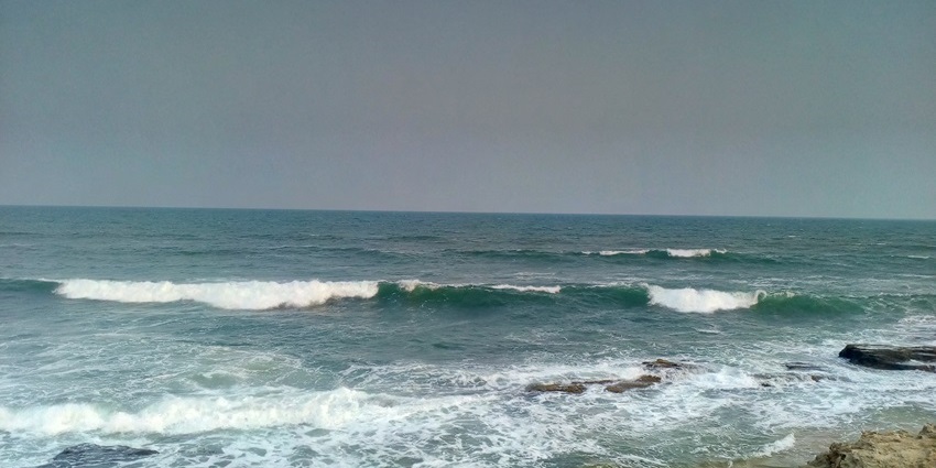 Manapad Beach is one of the best places to visit in Tamil Nadu with azure waters.