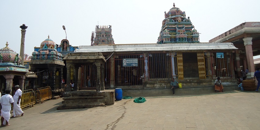 Visiting the famous Periyanayaki Amman Temple is one of the best things to do in Palani.