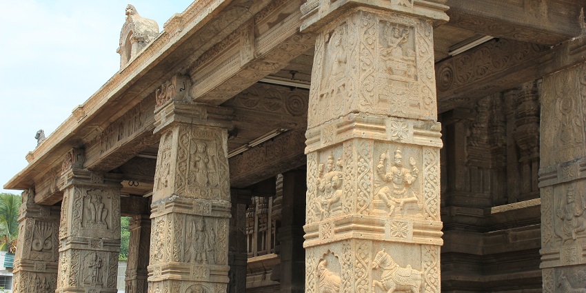 Pillars in the Srikanteshwara Temple complex with traditional stone carvings and architect
Viewers of this file can see comments and suggestions