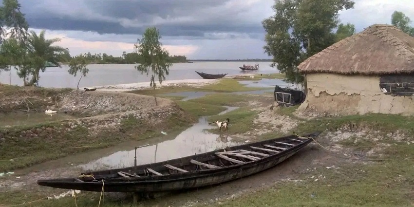A boat at riverside for local tour