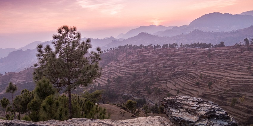 Experience stunning sunsets on the scenic Sunset Point Trek.