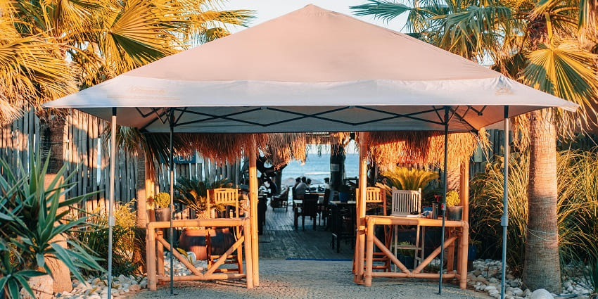 View of the cute seating area of Surf turf, ideal for cosy and relaxing lunches