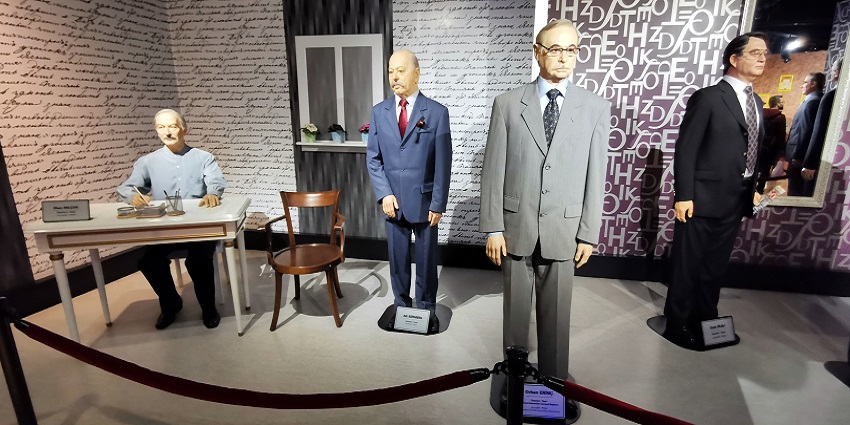 The figurines of famous personalities in one of the places to visit in Asansol, West Bengal.