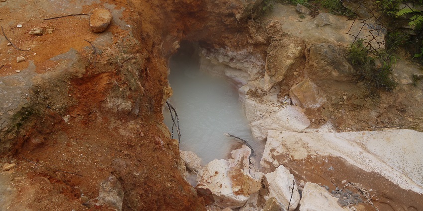 A picture of the said-to-be healing hot springs near the holy shrine of goddess Vajreshwari